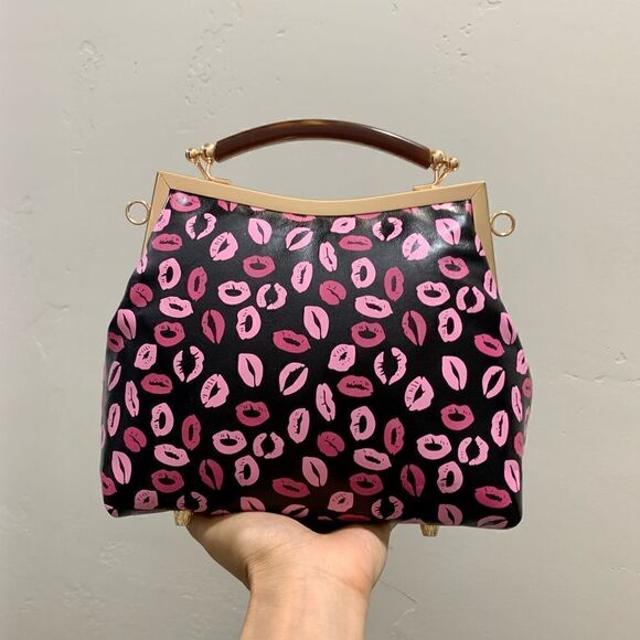 Handmade Genuine Leather Lips👄 Print, Double Kisslock Bag & Small Clutch Set - Picture 2 of 16